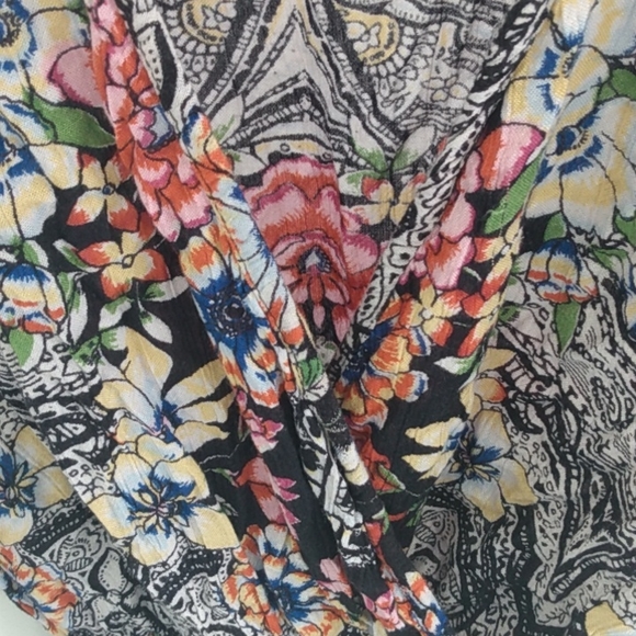 Patterned Romper - Picture 3 of 4